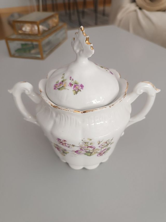 Azucarero de porcelana con flores