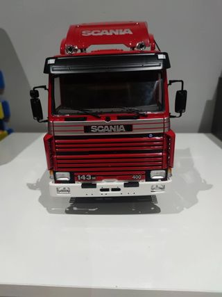 Camión Scania 1/18