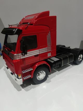 Camión Scania 1/18
