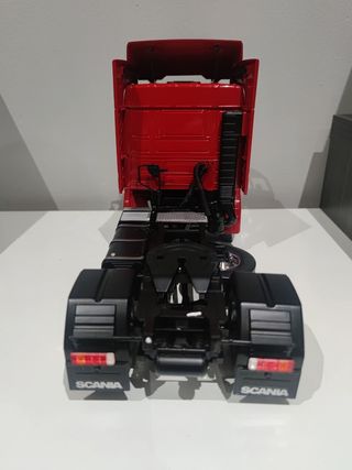 Camión Scania 1/18