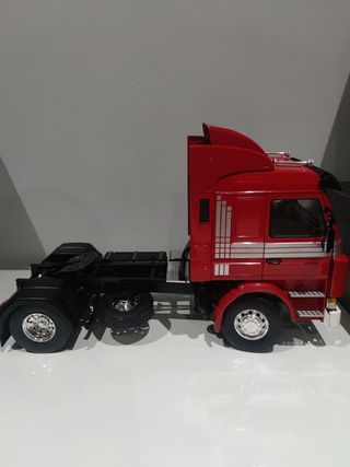 Camión Scania 1/18