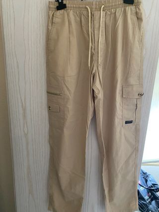 Pantalones cargo elásticos beige