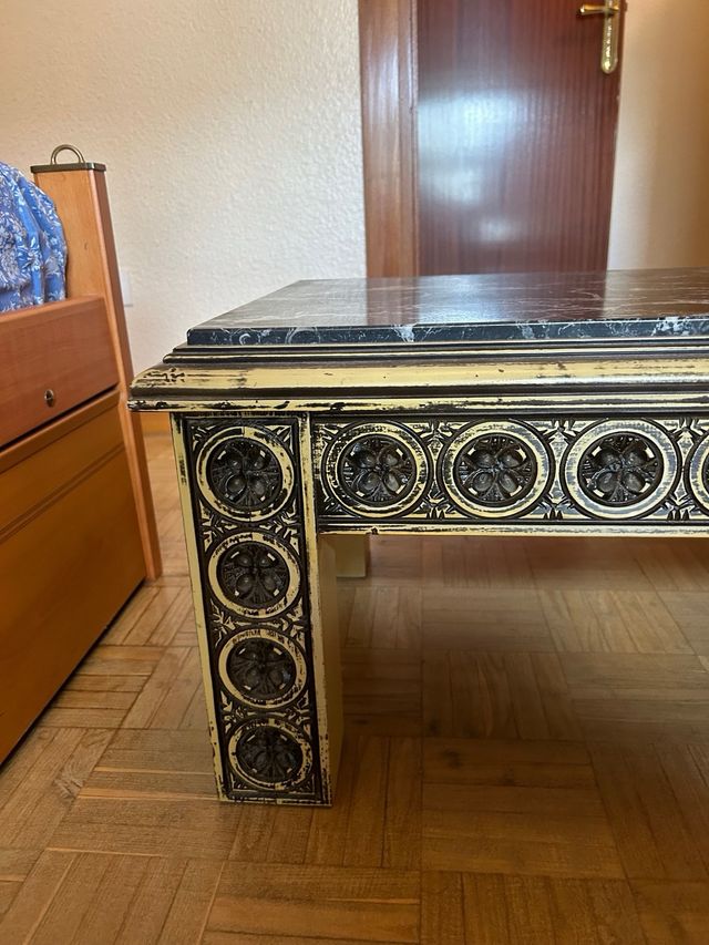 Mesa retro mármol negro y dorado