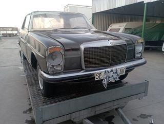 Mercedes-Benz 250 coupe w 114 1974