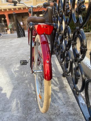 Bicicleta de paseo roja