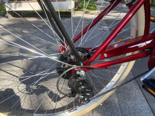 Bicicleta de paseo roja