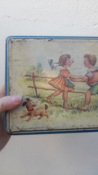 Scatola di latta vintage bambini e cane
