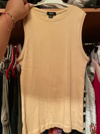 Camiseta MNG sin mangas color amarillo apagado tal