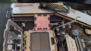 Pack AM5 R5 8400F Rx 7800XT 1Tb FA 750w ASUS B650