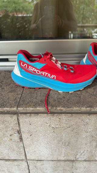 Zapatillas La Sportiva Trail Running Rojas y Azule