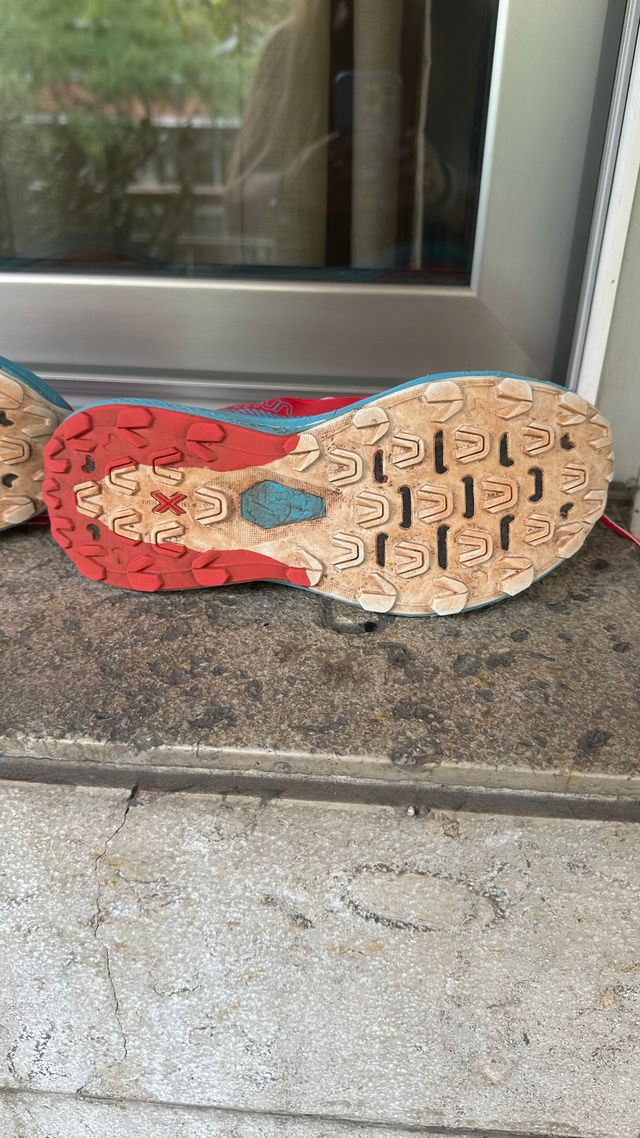 Zapatillas La Sportiva Trail Running Rojas y Azule