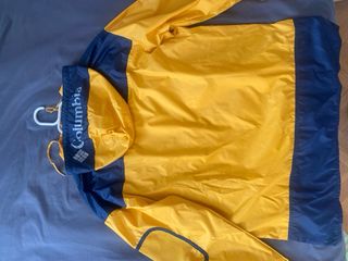Cortavientos Columbia Amarillo y Azul