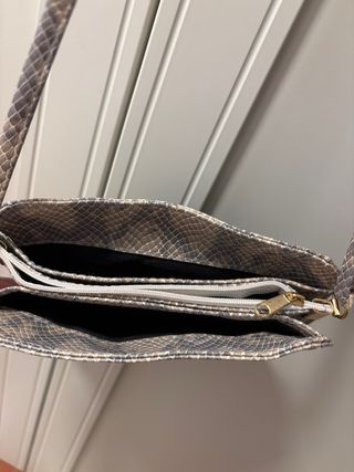 Bolso bandolera estampado serpiente