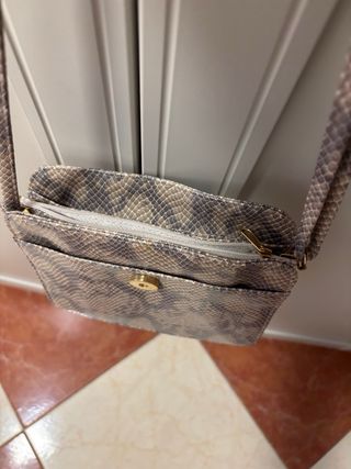 Bolso bandolera estampado serpiente