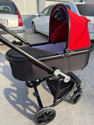 Coche de bebé con capazo y silla