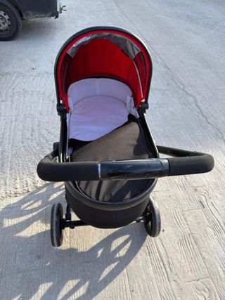Coche de bebé con capazo y silla