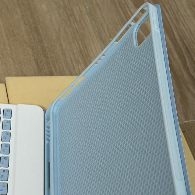 Custodia con tastiera IVEOPEE per iPad Air 11 M2 2024M3 (2025)