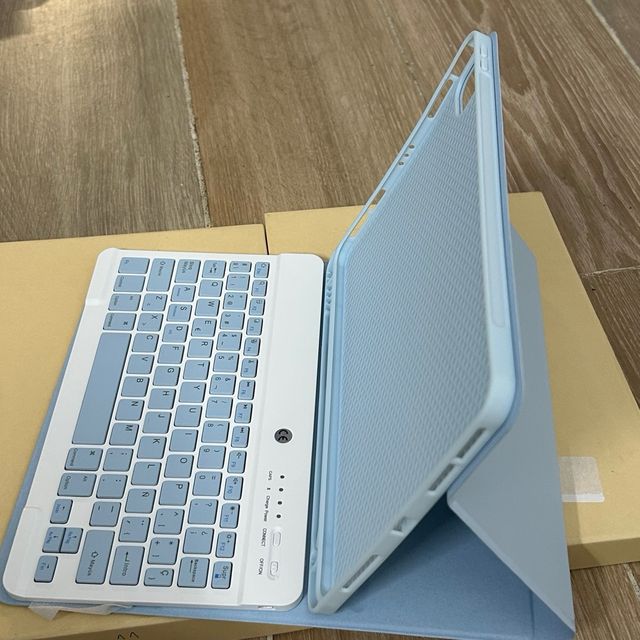 Custodia con tastiera IVEOPEE per iPad Air 11 M2 2024M3 (2025)