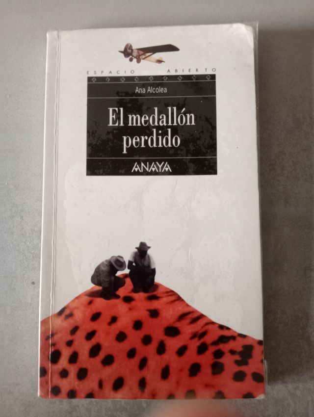 El medallón perdido (Espacio Abierto / Open Spa...