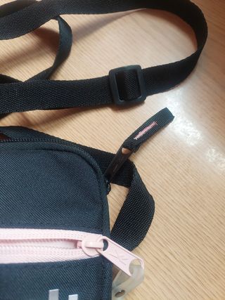 Bolsito Reebok Negro y Rosa