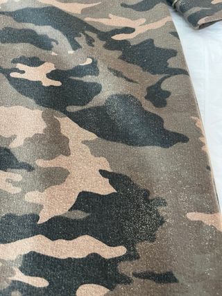 Vestido camuflaje con pedrería