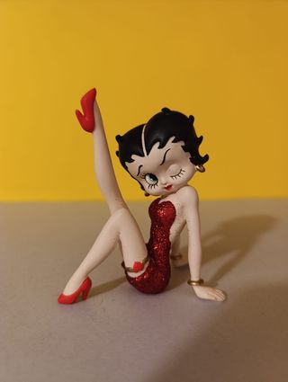 Statuina di Betty Boop. È alta circa cm 9