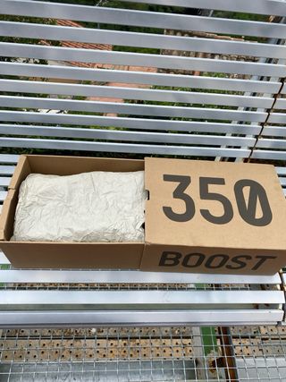 Adidas Yeezy Boost 350 V2 Talla 44.5