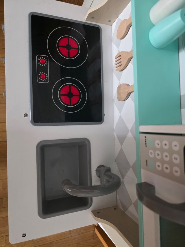 Cucina giocattolo con accessori