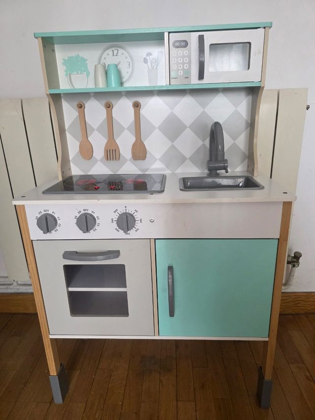 Cucina giocattolo con accessori