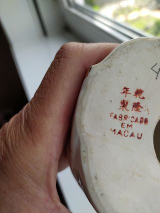 Figura Buda sonriente porcelana dorada