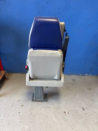 Asiento abatible y giratorio de ambulancia