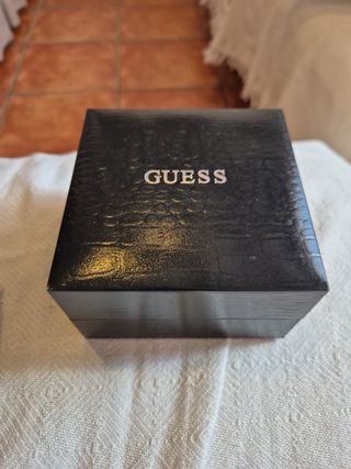 Reloj Guess Original Plateado y Blanco