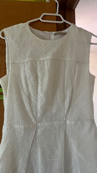 Vestido blanco de encaje para mujer