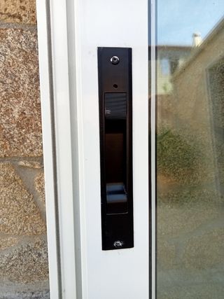 Ventanas de aluminio blancas