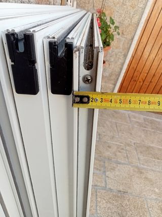 Ventanas de aluminio blancas