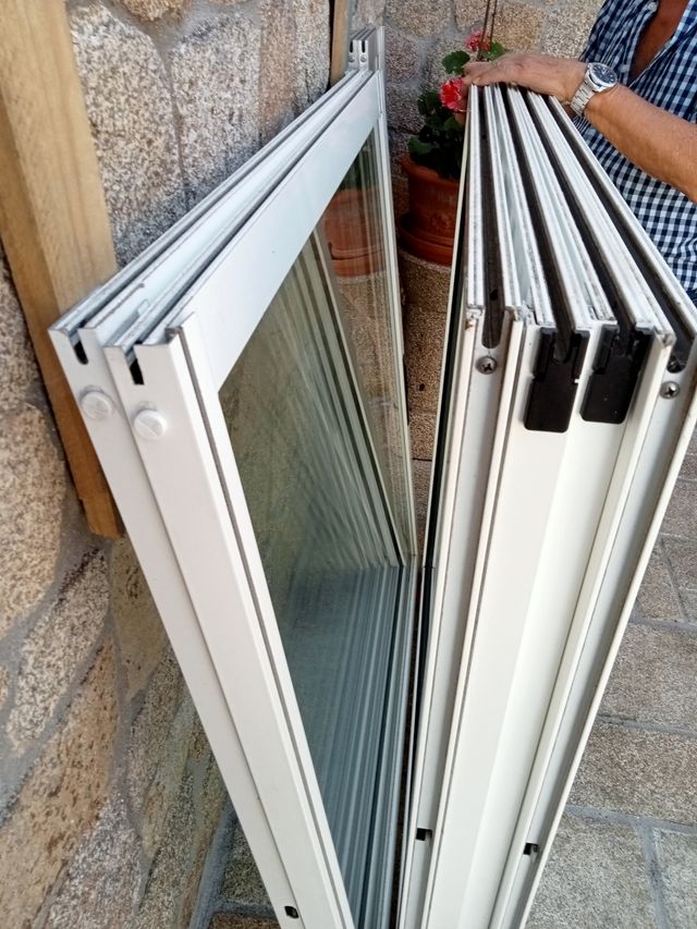 Ventanas de aluminio blancas