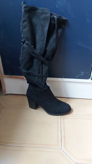 Botas altas negras talla 38
