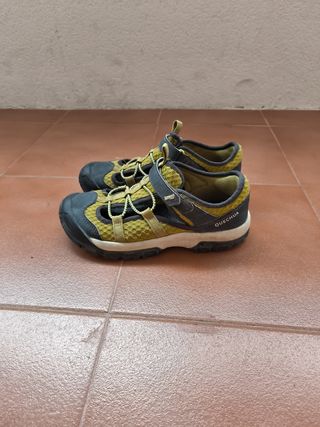 Zapatos niño Quechua negros y verde oliva n 32