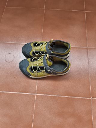 Zapatos niño Quechua negros y verde oliva n 32