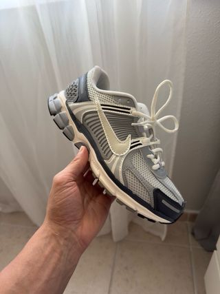 Nike Vomero 5