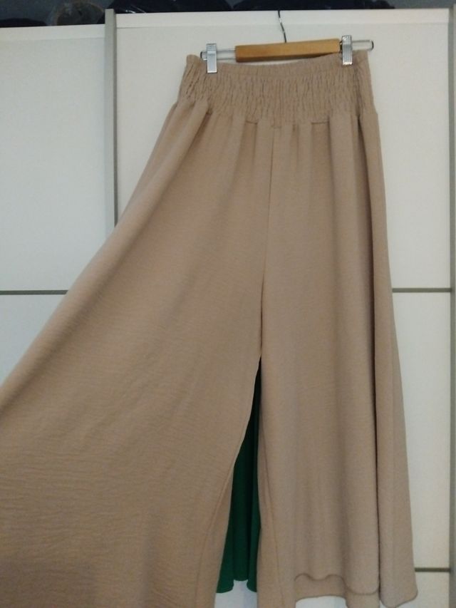 Falda pantalón verde talla única,en perfecto estad