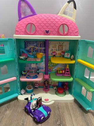 Casa Gabby Gato + Coche y Muñecos