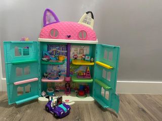 Casa Gabby Gato + Coche y Muñecos