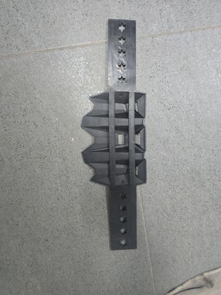 Protector de escape negro