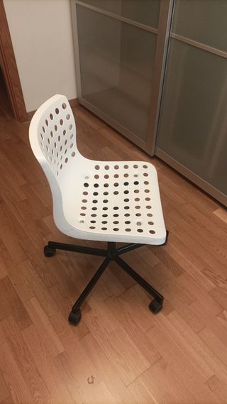 Silla de escritorio giratoria Ikea blanca