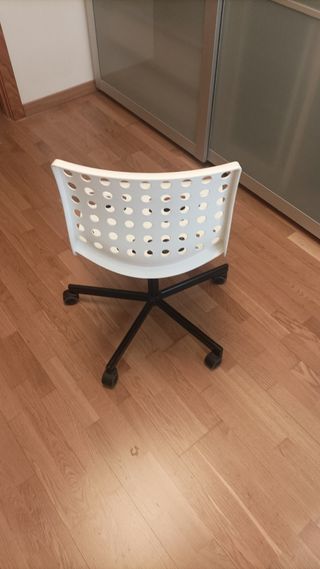 Silla de escritorio giratoria Ikea blanca