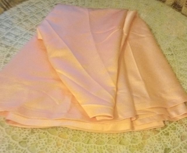 Falda camilla redonda satinado dorado/rosa raso. 