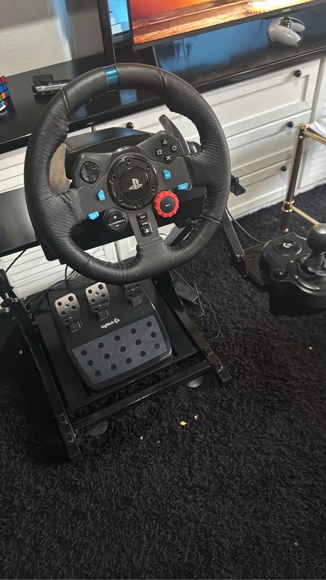 Volante Logitech G29 con soporte y pedales