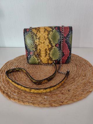 Bolso efecto serpiente multicolor
