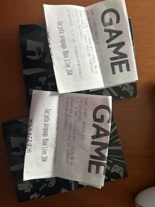 Xbox Series S 512GB, Baterías y 2 tarjetas 